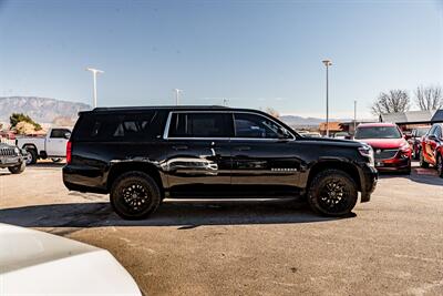 2019 Chevrolet Suburban LT   - Photo 57 - Albuquerque, NM 87114