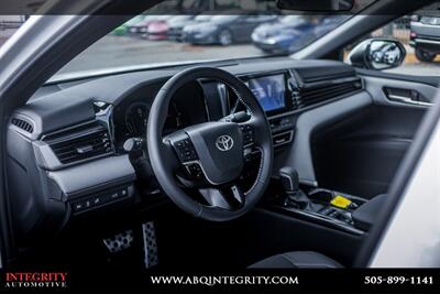 2025 Toyota Camry SE - Photo 11 - Albuquerque, NM 87114