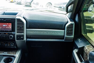 2017 Ford F-350 Lariat DRW   - Photo 76 - Albuquerque, NM 87114