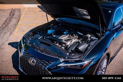 2022 Lexus IS 300 300   - Photo 10 - Albuquerque, NM 87114