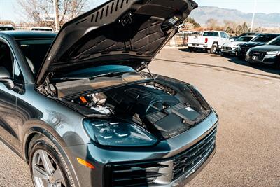 2024 Porsche Cayenne   - Photo 103 - Albuquerque, NM 87114