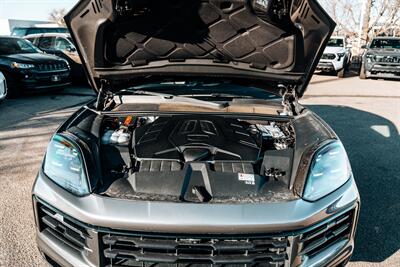 2024 Porsche Cayenne   - Photo 104 - Albuquerque, NM 87114