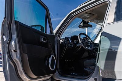 2020 Jeep Renegade Latitude   - Photo 57 - Albuquerque, NM 87114