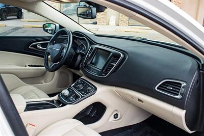 2017 Chrysler 200 Limited   - Photo 35 - Albuquerque, NM 87114