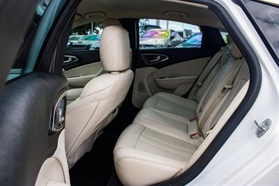 2017 Chrysler 200 Limited   - Photo 24 - Albuquerque, NM 87114