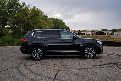 2022 Volkswagen Atlas 3.6L V6 SEL Premium R-Line   - Photo 2 - Albuquerque, NM 87114