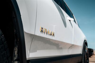2023 Rivian R1S Adventure   - Photo 76 - Albuquerque, NM 87114