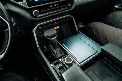 2023 Toyota Sequoia Platinum   - Photo 33 - Albuquerque, NM 87114