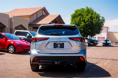 2024 Toyota Highlander LE   - Photo 6 - Albuquerque, NM 87114