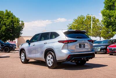 2024 Toyota Highlander LE   - Photo 5 - Albuquerque, NM 87114