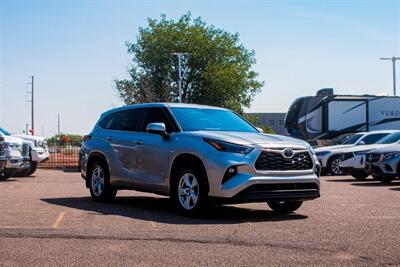 2024 Toyota Highlander LE   - Photo 1 - Albuquerque, NM 87114