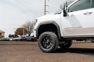 2024 GMC Sierra 2500HD Denali Ultimate   - Photo 17 - Albuquerque, NM 87114