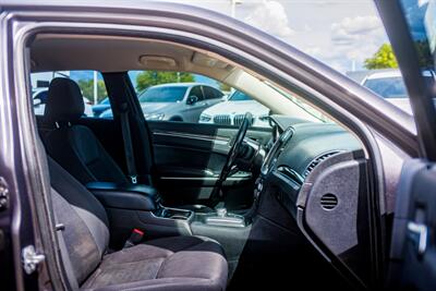 2019 Chrysler 300 Touring   - Photo 37 - Albuquerque, NM 87114