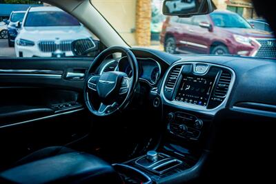 2019 Chrysler 300 Touring   - Photo 40 - Albuquerque, NM 87114
