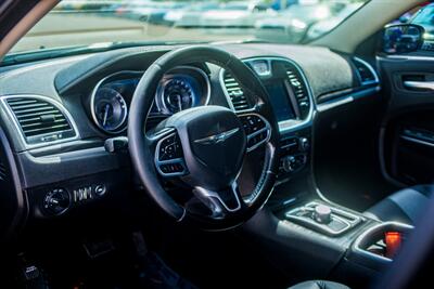 2019 Chrysler 300 Touring   - Photo 11 - Albuquerque, NM 87114