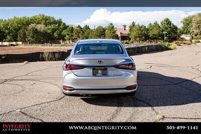 2024 Lexus 300h Luxury   - Photo 4 - Albuquerque, NM 87114