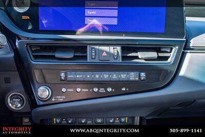 2024 Lexus 300h Luxury   - Photo 17 - Albuquerque, NM 87114