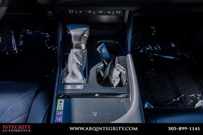 2024 Lexus 300h Luxury   - Photo 19 - Albuquerque, NM 87114