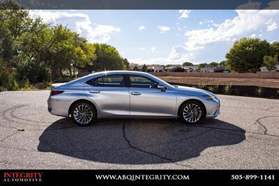 2024 Lexus 300h Luxury   - Photo 2 - Albuquerque, NM 87114