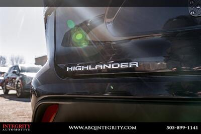 2023 Toyota Highlander XSE   - Photo 12 - Albuquerque, NM 87114