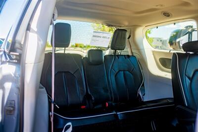 2023 Chrysler Pacifica Limited   - Photo 37 - Albuquerque, NM 87114