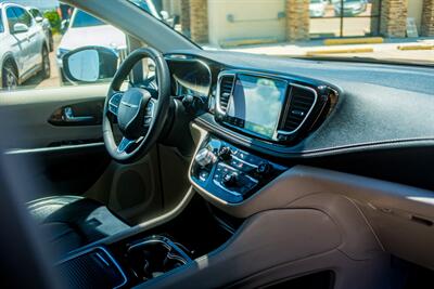 2023 Chrysler Pacifica Limited   - Photo 79 - Albuquerque, NM 87114