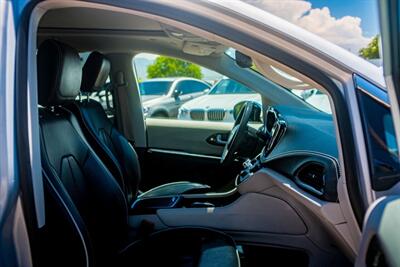2023 Chrysler Pacifica Limited   - Photo 39 - Albuquerque, NM 87114