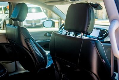 2023 Chrysler Pacifica Limited   - Photo 36 - Albuquerque, NM 87114