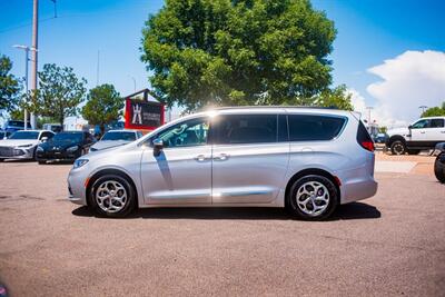 2023 Chrysler Pacifica Limited   - Photo 4 - Albuquerque, NM 87114