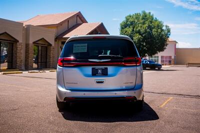 2023 Chrysler Pacifica Limited   - Photo 6 - Albuquerque, NM 87114