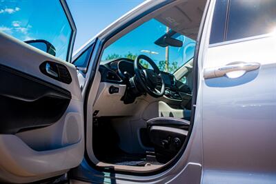 2023 Chrysler Pacifica Limited   - Photo 61 - Albuquerque, NM 87114