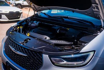 2023 Chrysler Pacifica Limited   - Photo 9 - Albuquerque, NM 87114