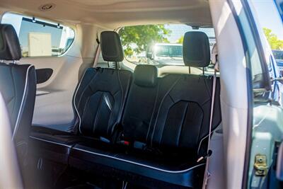 2023 Chrysler Pacifica Limited   - Photo 33 - Albuquerque, NM 87114