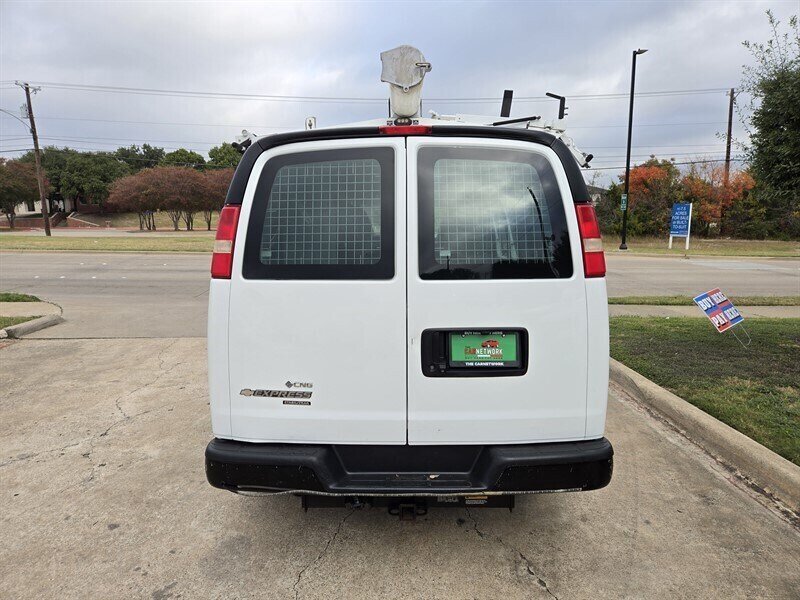 2013 Chevrolet Express 2500 - Photo 8 - Garland, TX 75042