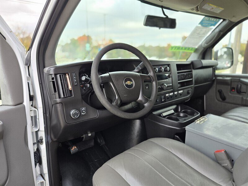 2013 Chevrolet Express 2500 - Photo 17 - Garland, TX 75042