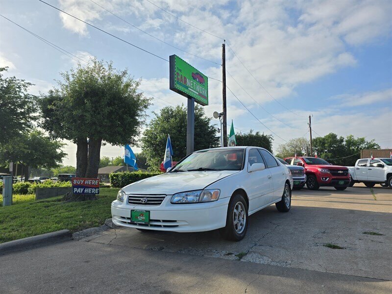 2000 Toyota Camry LE   - Photo 1 - Garland, TX 75042