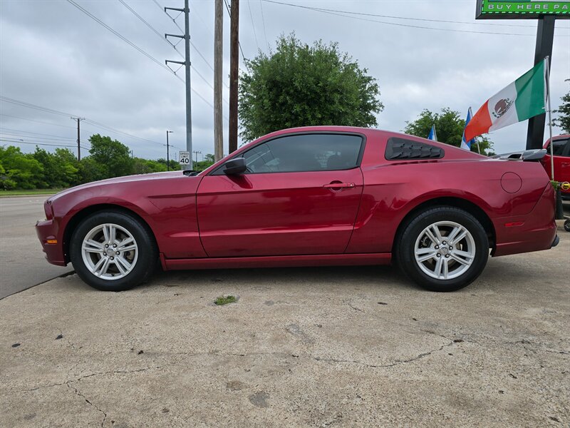 2014 Ford Mustang V6 Premium - Photo 3 - Garland, TX 75042