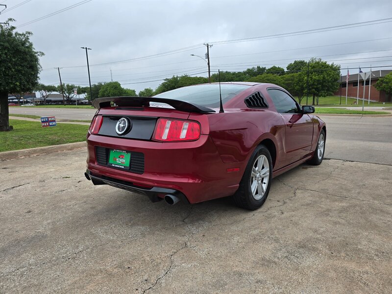 2014 Ford Mustang V6 Premium - Photo 8 - Garland, TX 75042