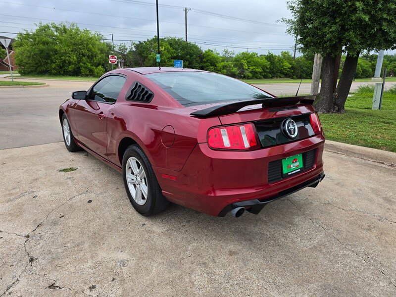 2014 Ford Mustang V6 Premium - Photo 6 - Garland, TX 75042