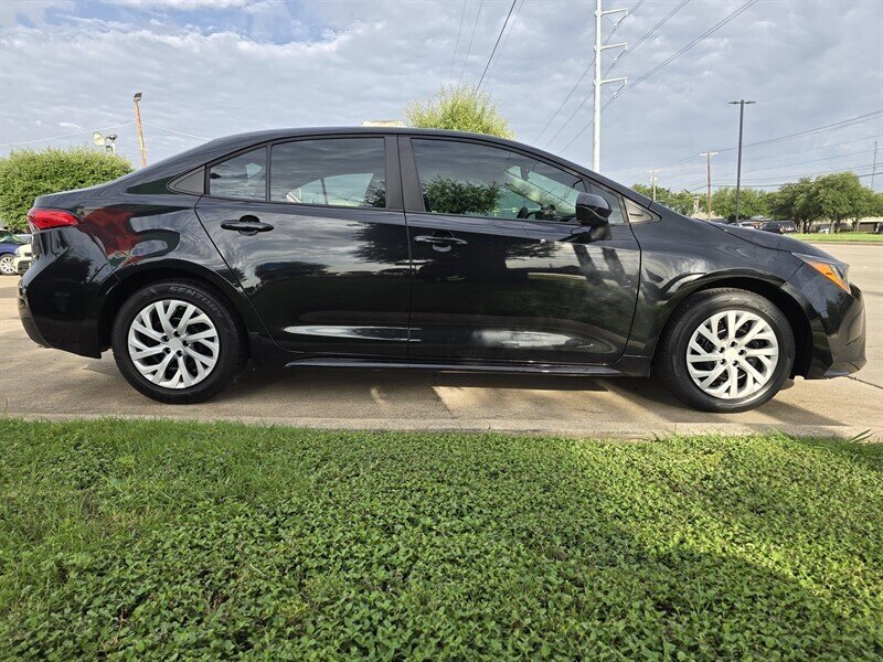 2022 Toyota Corolla LE - Photo 9 - Garland, TX 75042