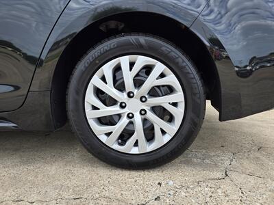 2022 Toyota Corolla LE   - Photo 14 - Garland, TX 75042