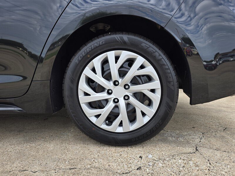 2022 Toyota Corolla LE - Photo 4 - Garland, TX 75042
