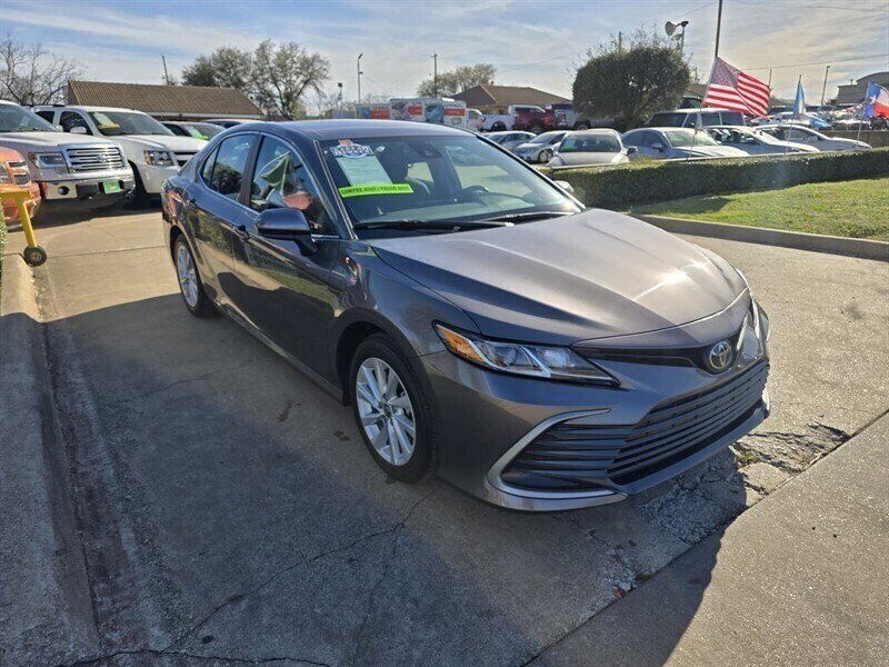 2024 Toyota Camry LE - Photo 11 - Garland, TX 75042