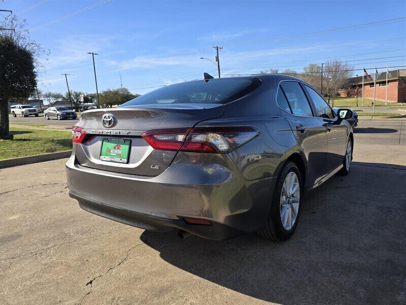 2024 Toyota Camry LE - Photo 9 - Garland, TX 75042