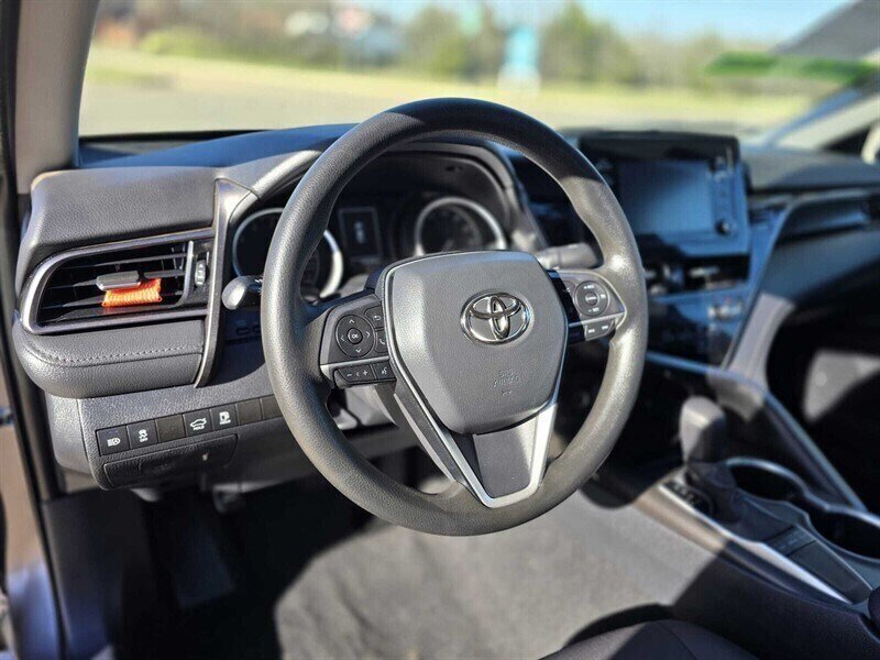 2024 Toyota Camry LE - Photo 14 - Garland, TX 75042