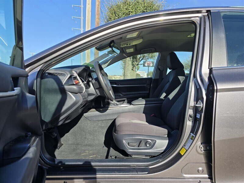 2024 Toyota Camry LE - Photo 16 - Garland, TX 75042