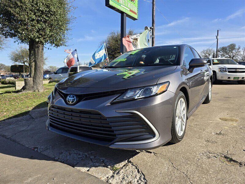 2024 Toyota Camry LE - Photo 2 - Garland, TX 75042