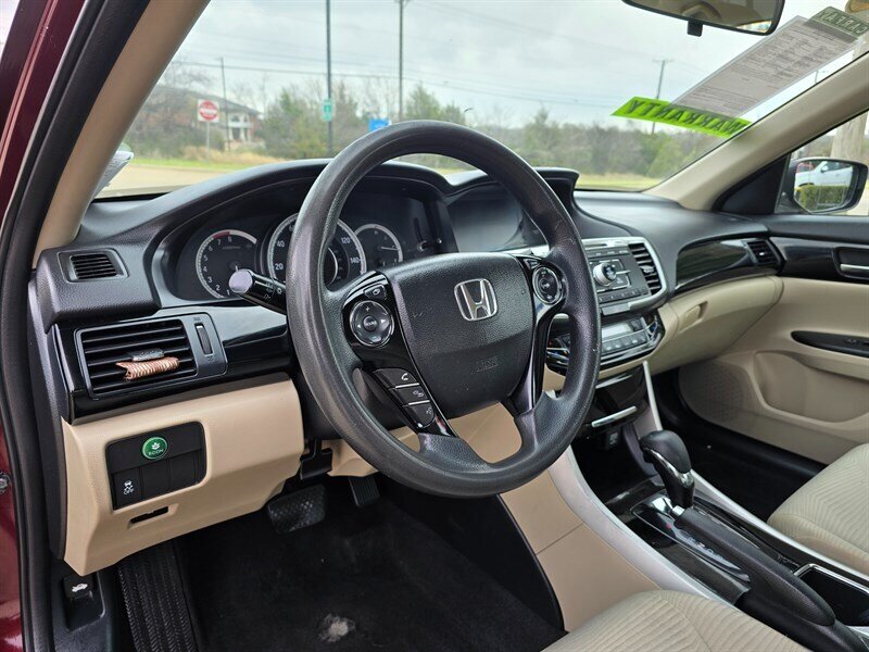 2016 Honda Accord LX - Photo 13 - Garland, TX 75042