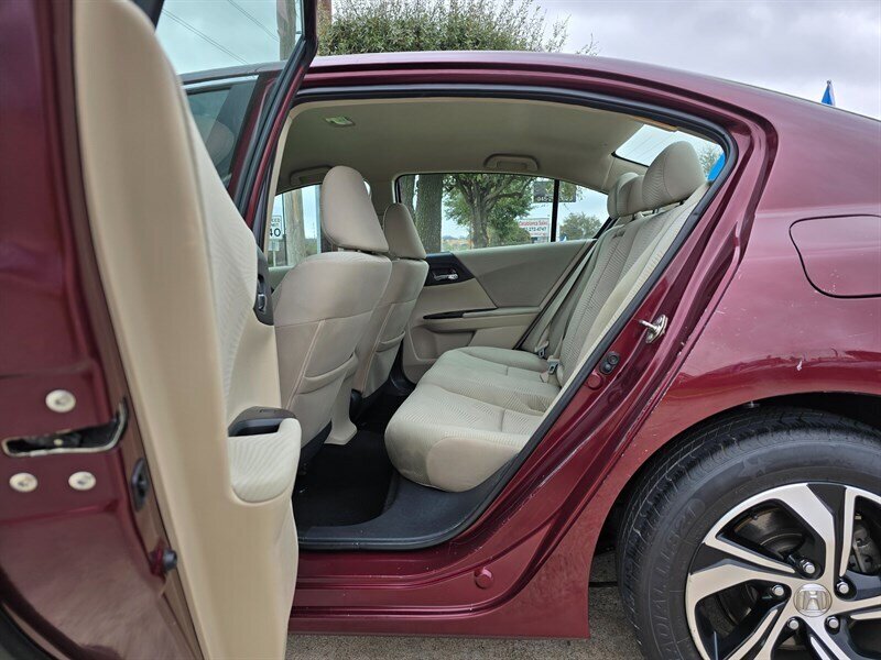 2016 Honda Accord LX - Photo 15 - Garland, TX 75042