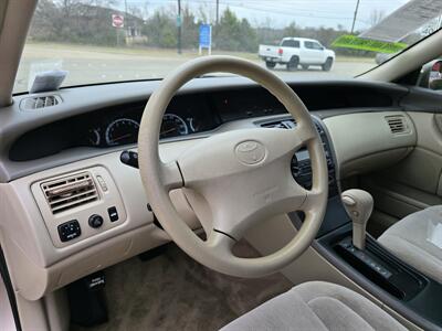 2001 Toyota Avalon XL   - Photo 14 - Garland, TX 75042